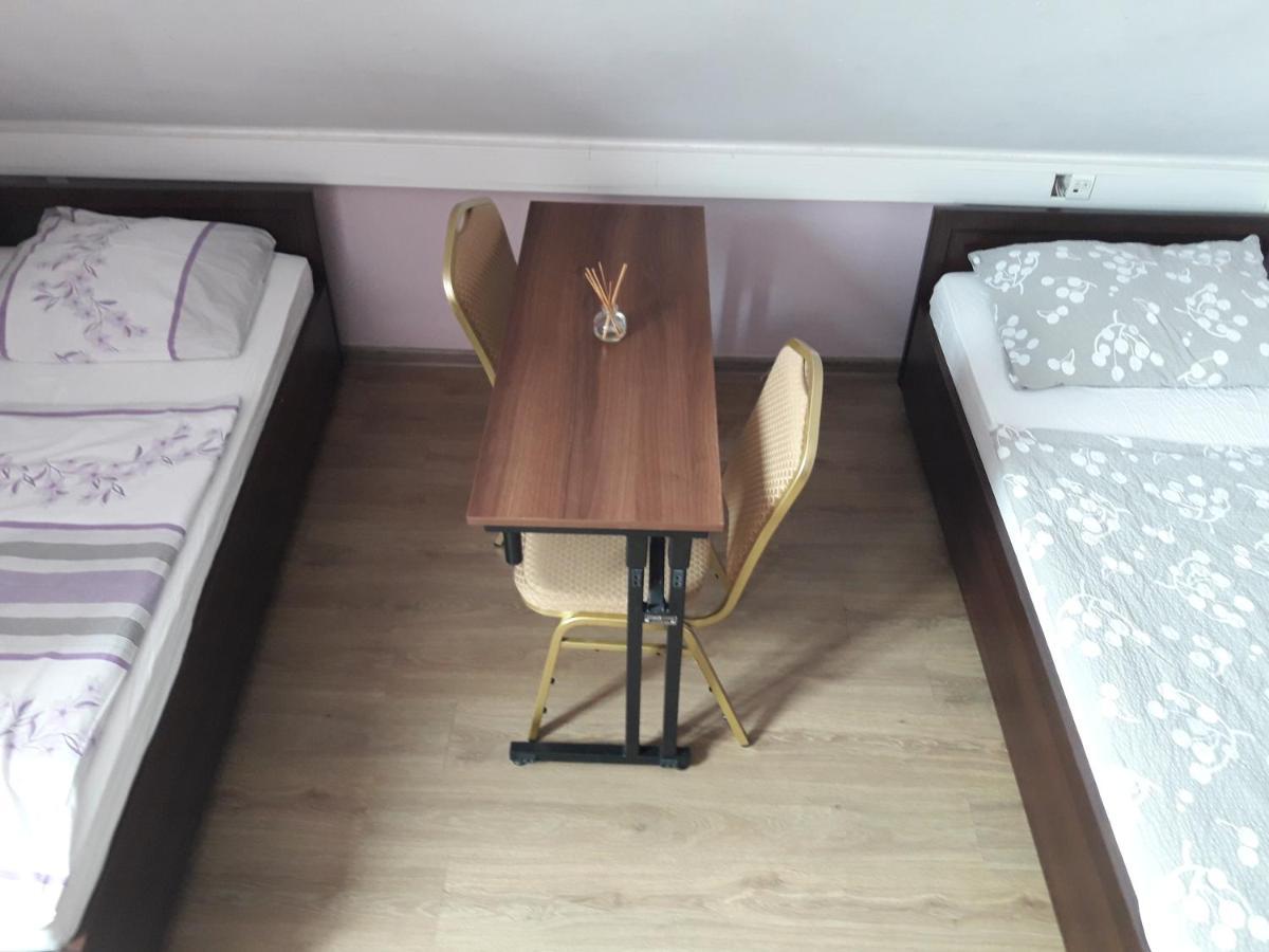 Hostel Palacyk Bydgoszcz Exteriör bild