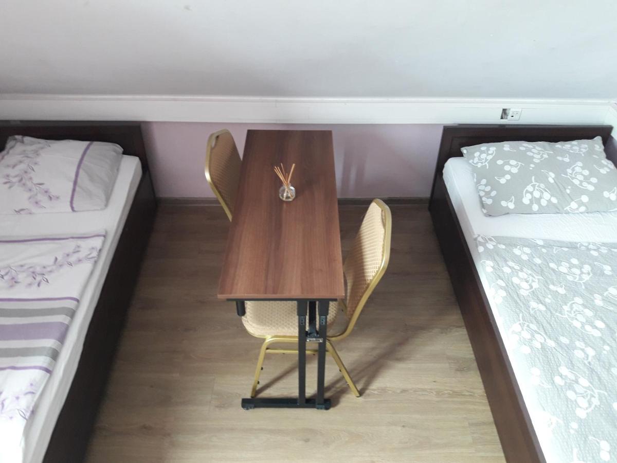 Hostel Palacyk Bydgoszcz Exteriör bild